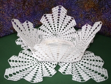 FSL Crochet Palm Leaf Vase with Attached Doily