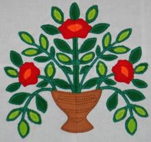 Baltimore Quilt: Vase of Poppies Applique