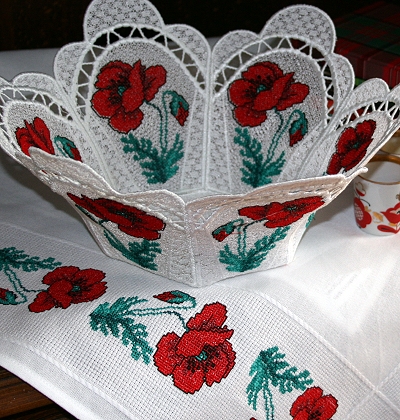 The Poppy Meadow Bowl and Doily Set image 8