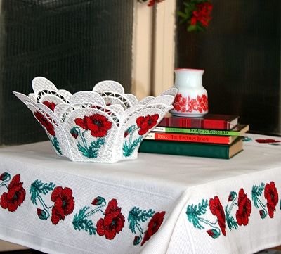 The Poppy Meadow Bowl and Doily Set image 7