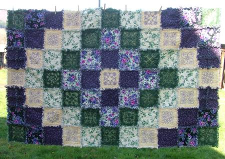 Pansy Frayed-Edge Quilt image 1