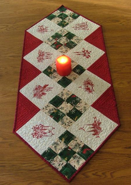 table runner  Free with Christmas easy Projects patterns and Redwork christmas Ideas. Table Runner free