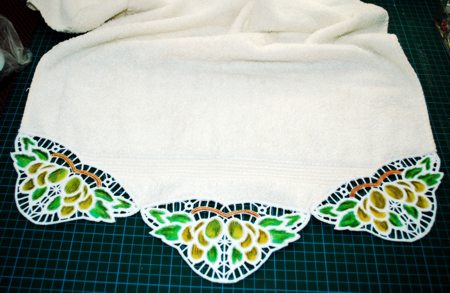Cutwork Lace Olives image 14