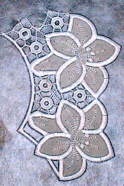 Crocus Cutwork Lace Border and Doilies image 5