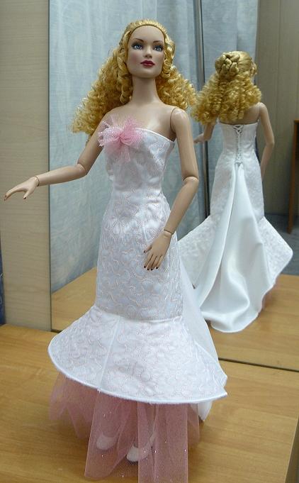 Ball/Wedding Dress with Train for Tonner 16-inch Fashion Dolls image 16