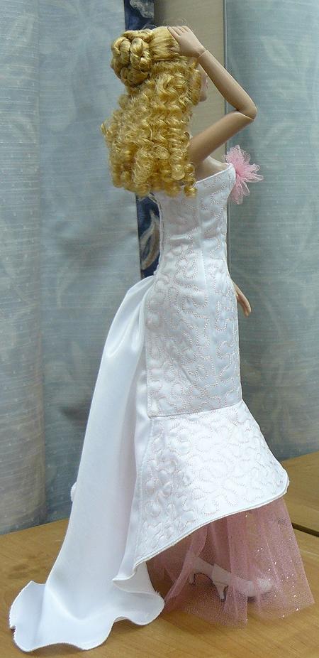 Ball/Wedding Dress with Train for Tonner 16-inch Fashion Dolls image 17