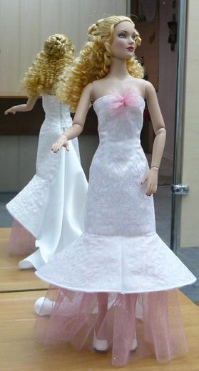 Ball/Wedding Dress with Train for Tonner 16-inch Fashion Dolls image 2