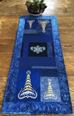 Blue Scrap Christmas-Tree Tablerunner with Embroidery
