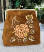 Small purse with embroidery