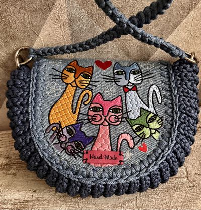 "Oreo" Style Bag with Whimsical Cat Embroidery