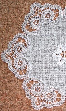 FSL Battenberg Curlicue Lace Border