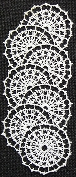 FSL Crochet Daisy Chain Border and Insert Lace Set
