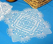 FSL Bobbin Lace Fans and Diamonds Doily