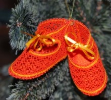 FSL Battenberg Lace Shoes Ornament