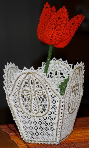 FSL Battenberg Lace Easter Vase