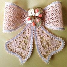 FSL Battenberg Lace Bow