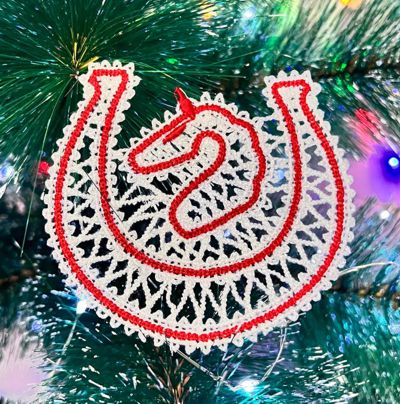 Freestanding Battenberg Lace Horseshoe Ornament