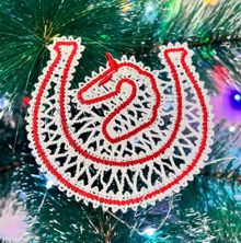 Freestanding Battenberg Lace Horseshoe Ornament Machine Embroidery Design