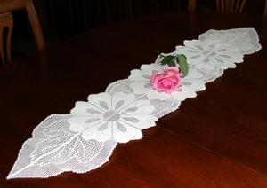 Dahlia FSL Crochet Table Runner