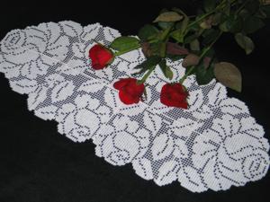 FSL Crochet Rose Table Runner