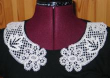 FSL Battenberg Daisy Lace Collar