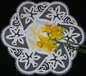 FSL Battenberg Daffodil Lace Doily