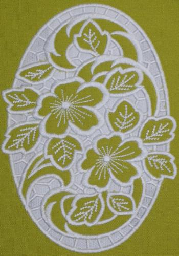 Cutwork Oval Geranium Lace image 4