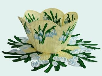 Russian Doll Bowl with Snowdrop Doily image 6