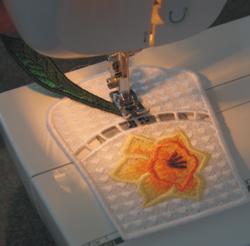 Assembling Daffodil Bowl, Basket and Doily Set image 6