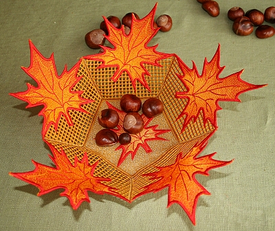 Maple Bowl and Doily Set image 2