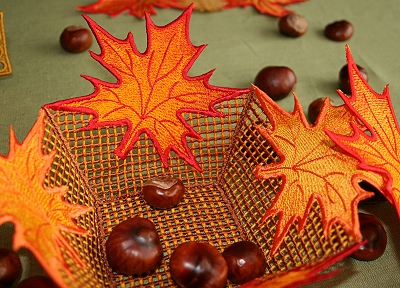 Maple Bowl and Doily Set image 3