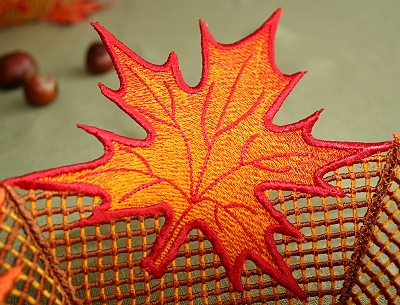 Maple Bowl and Doily Set image 4