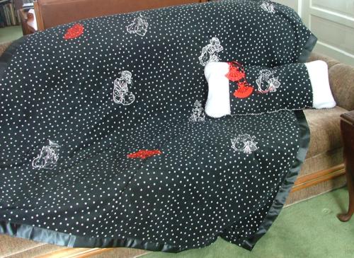 Fleece Throw with Geishas image 1