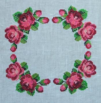 Rose Table Topper image 3