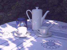 Blue and Red Tablecloth image 3