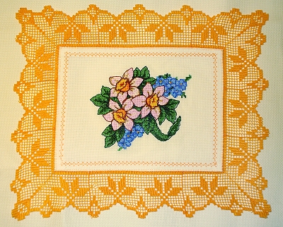 Narcissus Doily with Crochet Lace image 3