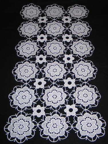 FSL Flower Table Runner image 1