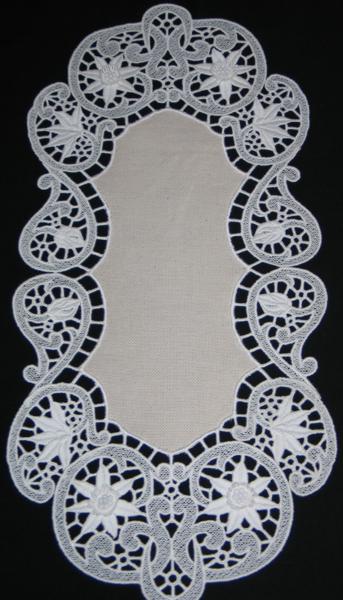 FSL Oval Daffodil Table Runner image 8