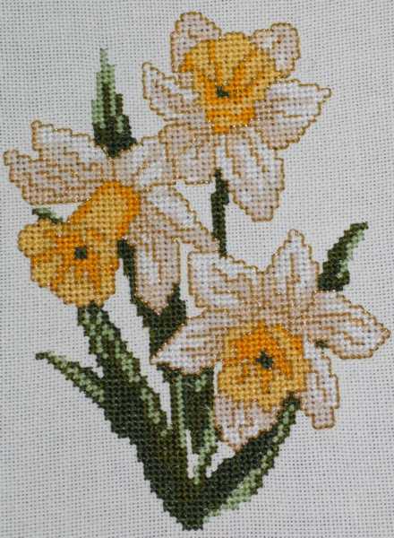 FSL Daffodil Doily image 2