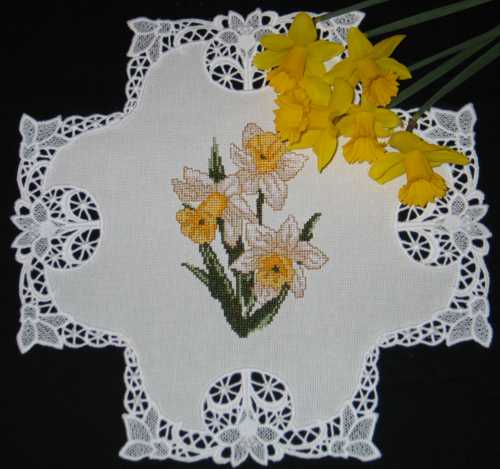 FSL Daffodil Doily image 6