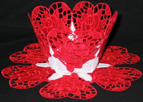 Valentine Rose Bowl and Doily Set image 3