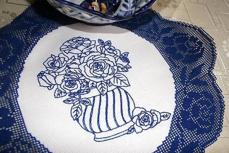 Round Rose Doily with Crochet Lace image 4