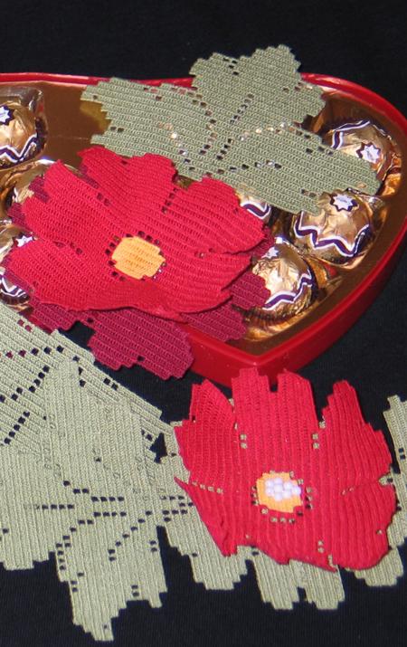 FSL Crochet 3D Poinsettia Garland image 7