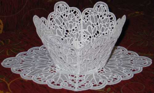 Snowdrop Bowl and Doily Set image 1