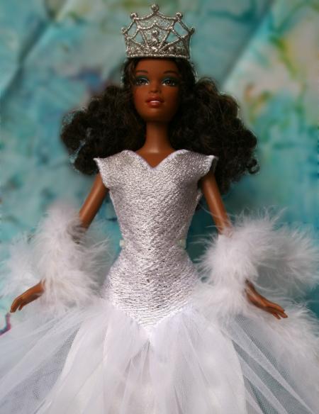 FSL Fancy Ball Dress and Tiara for 12" Doll image 2