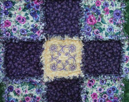 Pansy Frayed-Edge Quilt image 2