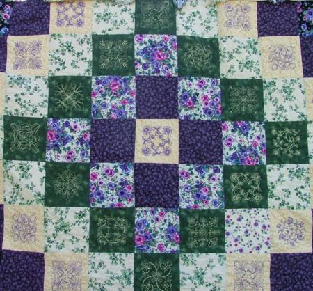 Pansy Frayed-Edge Quilt image 5