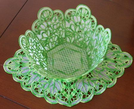 Snowdrop Bowl and Doily Set image 9