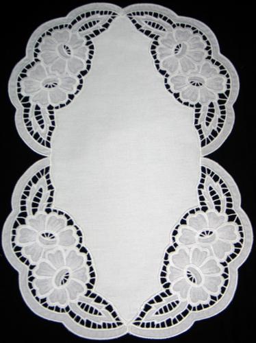 Cutwork Lace Daisy Corner image 13