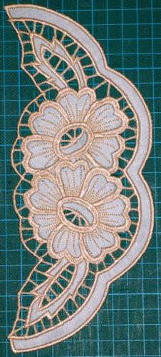 Cutwork Lace Daisy Corner image 6